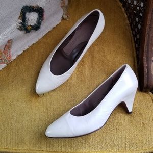 Vintage - White Kitten Heels